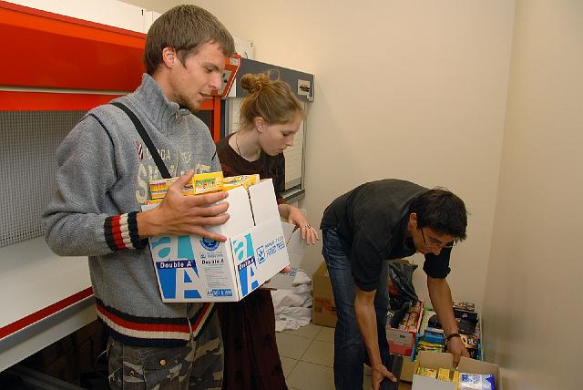 CFR78310s.jpg - mai 2009, la préparation des rations alimentaires ...